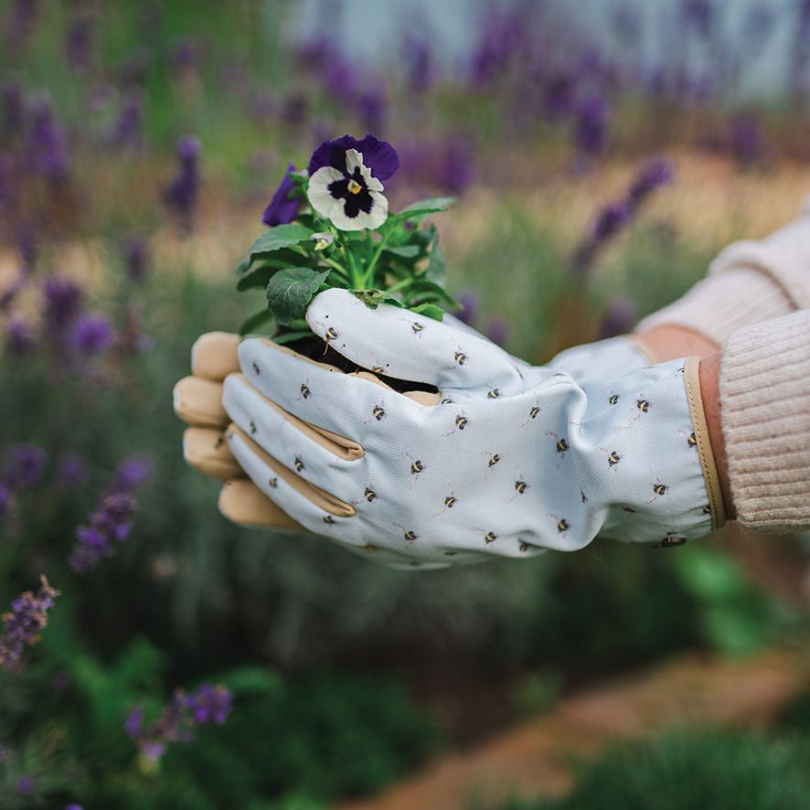 Wrendale Garden Bee Gloves