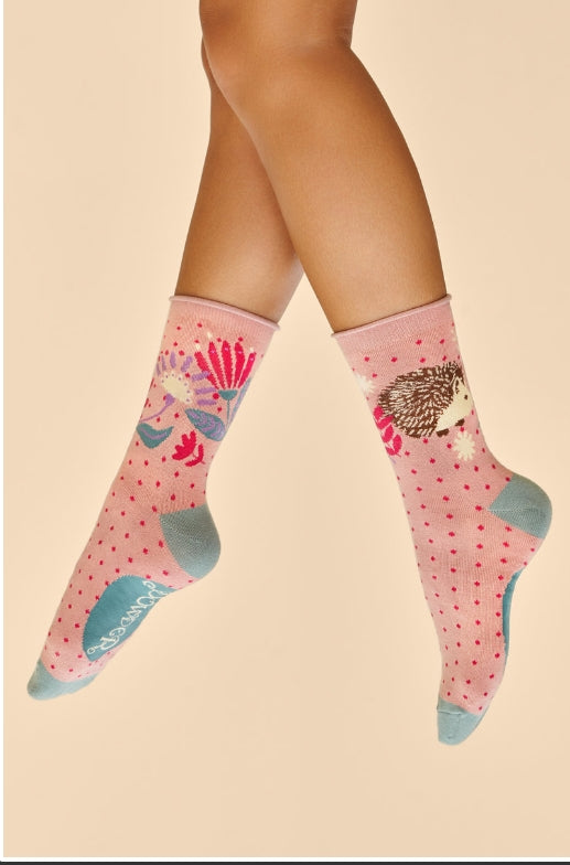 Powder Hedgehog Hunting in Leaves Ankle Socks - Petal